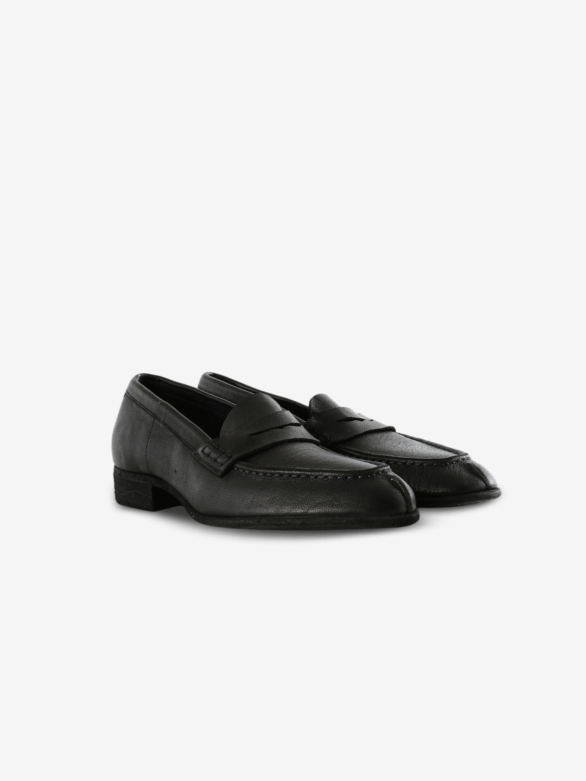 Black shoes, front view