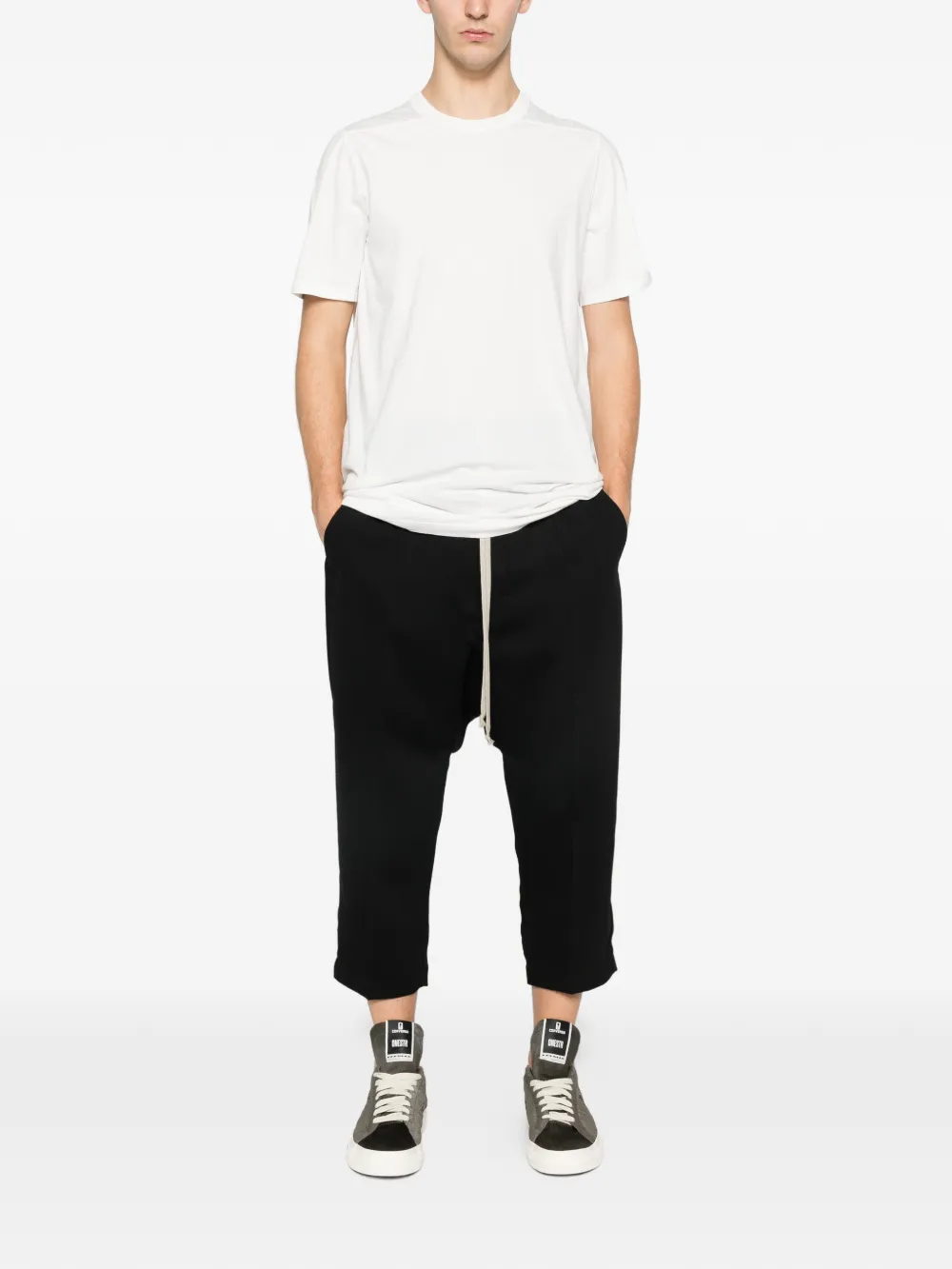 White t-shirt, full body view
