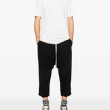 White t-shirt, full body view
