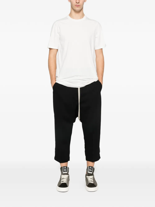White t-shirt, full body view
