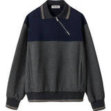 Grey sweatshirt, front view