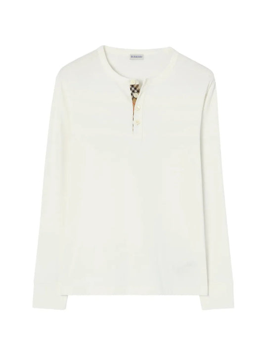 White shirt, front view