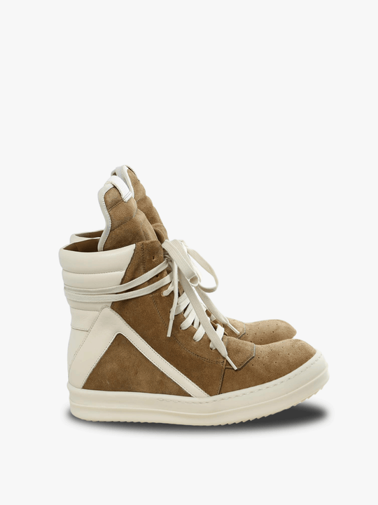 Brown shoes, front view