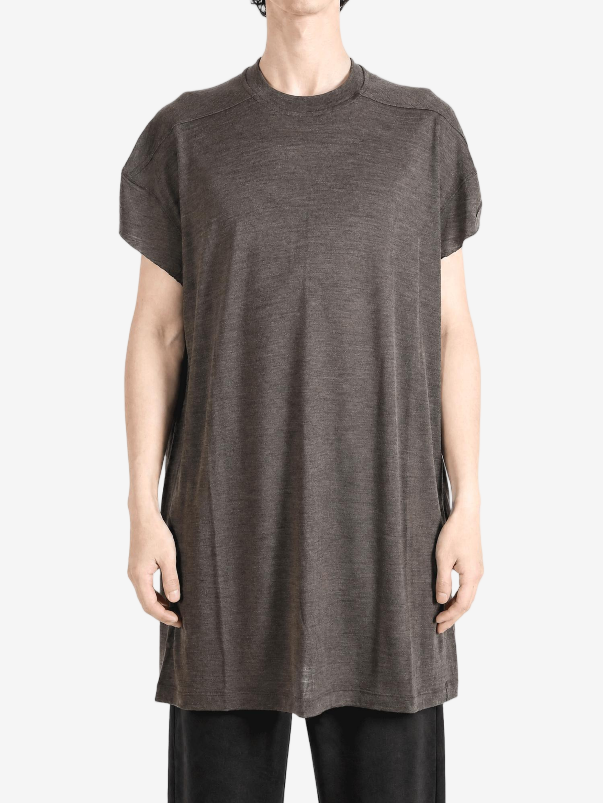 Grey t-shirt, full body view
