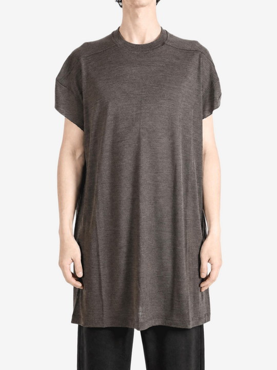 Grey t-shirt, full body view