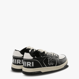 Black and white sneaker,back view