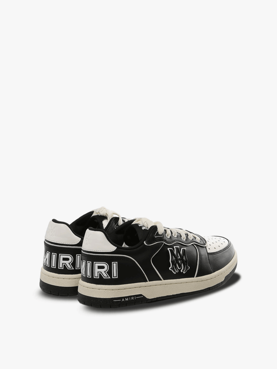 Black and white sneaker,back view