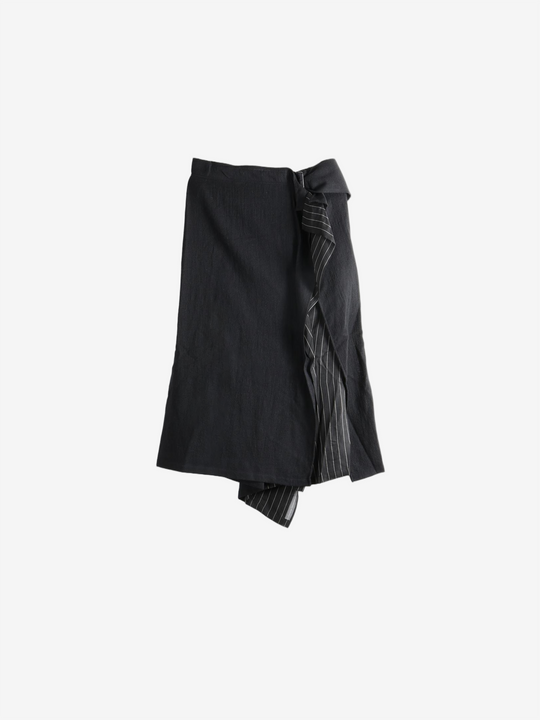 Black skirt, front view