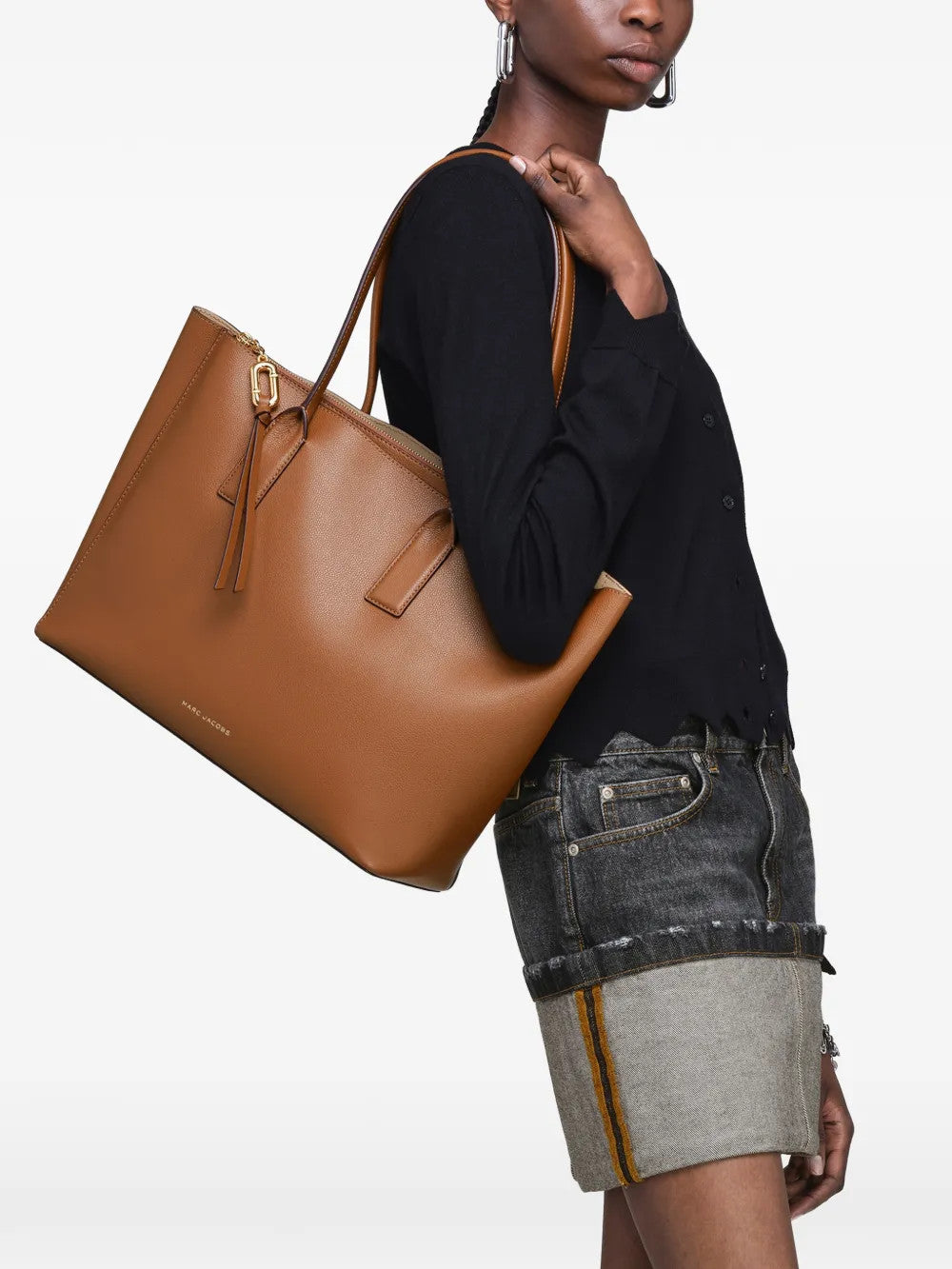 Brown bag, full body view