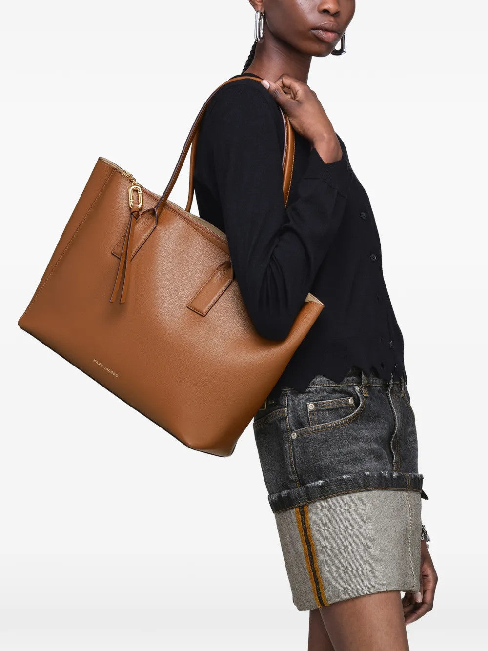 Brown bag, full body view