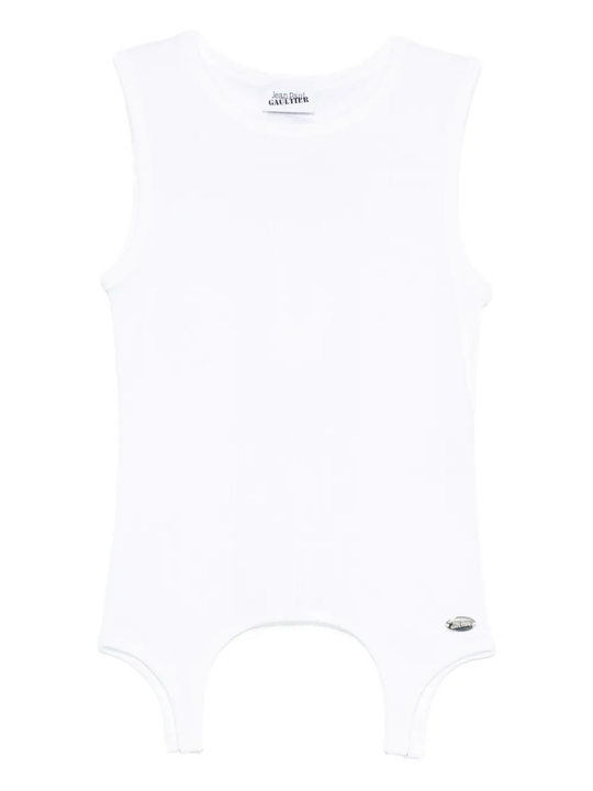 White top, front view