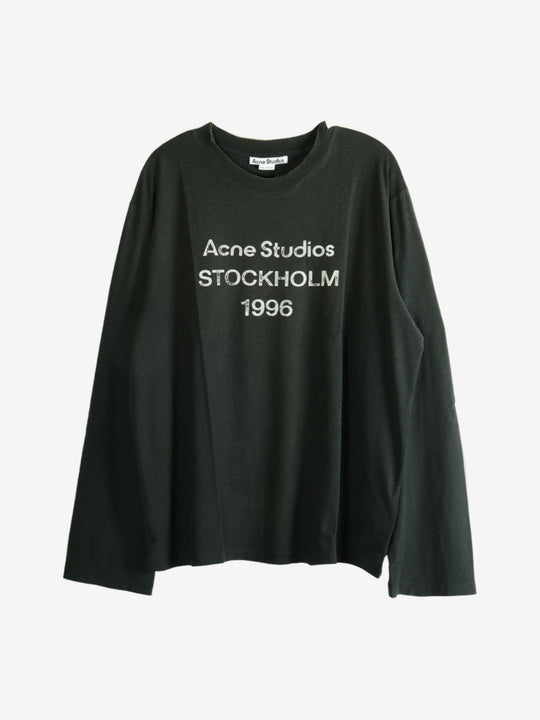 Black t-shirt, front view