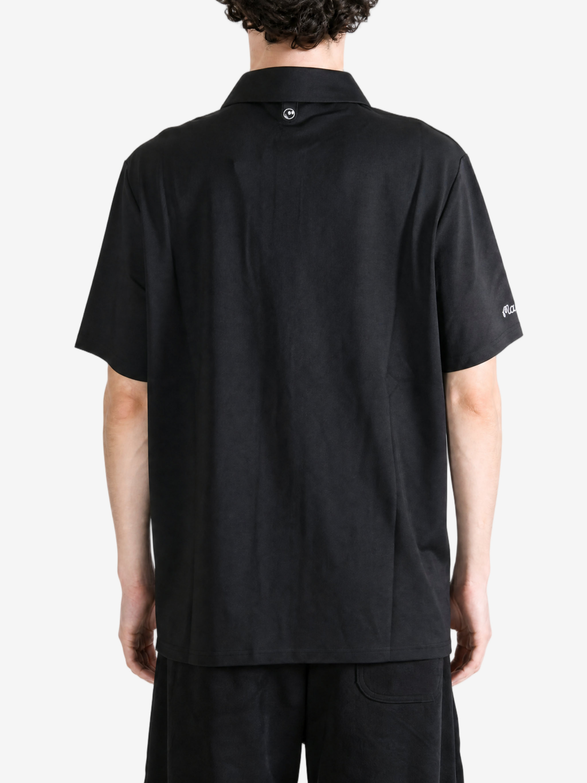Black shirt, full body view