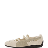 white flats,front view