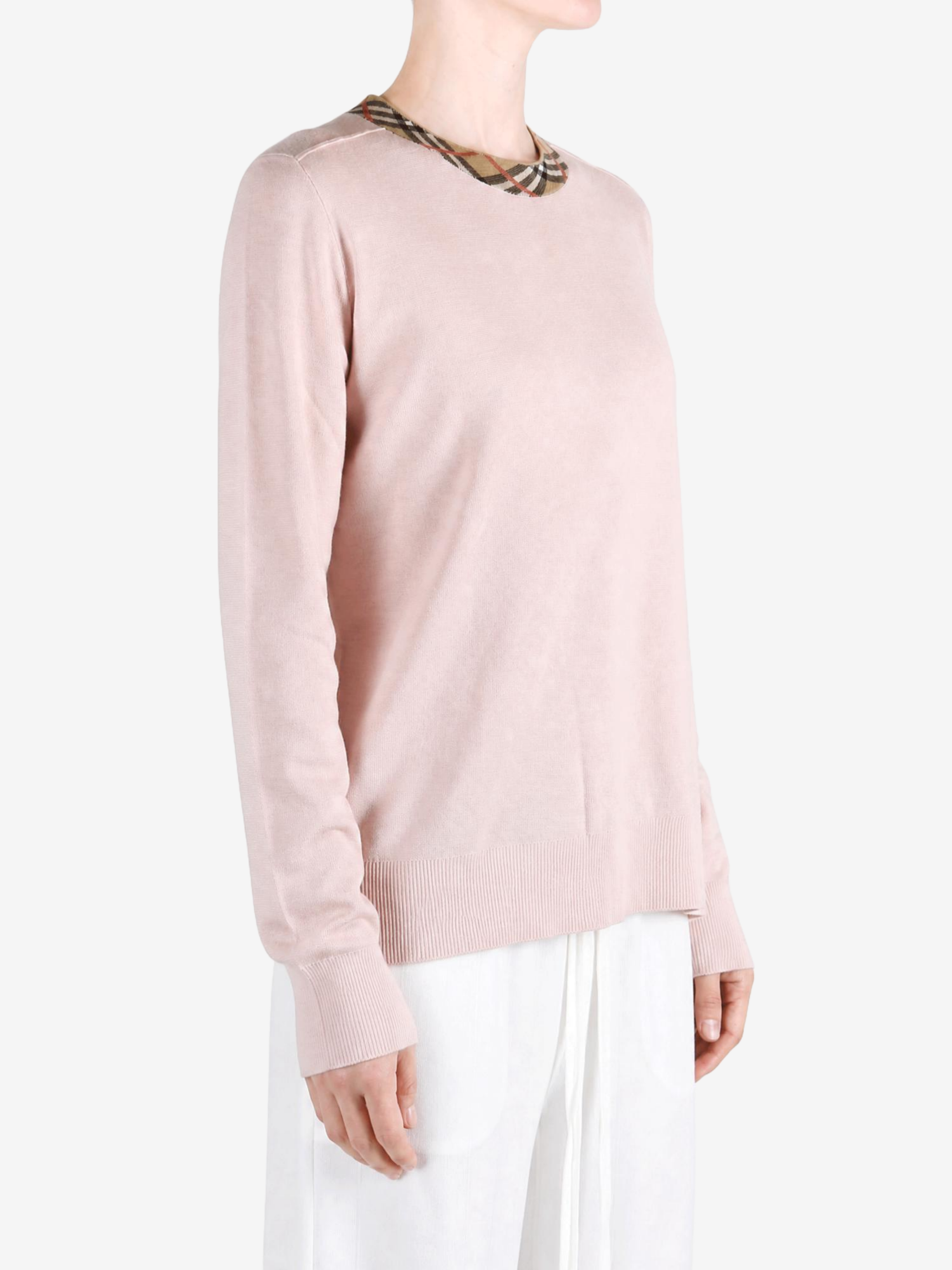 Pink knitwear, front view