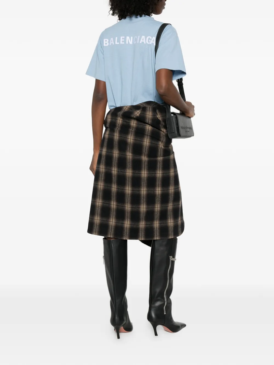 blue t-shirt, full body view