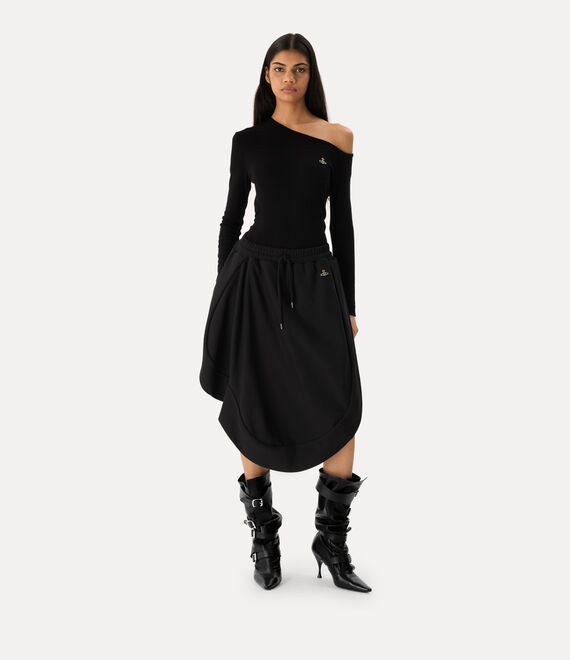Black t-shirt, full body view