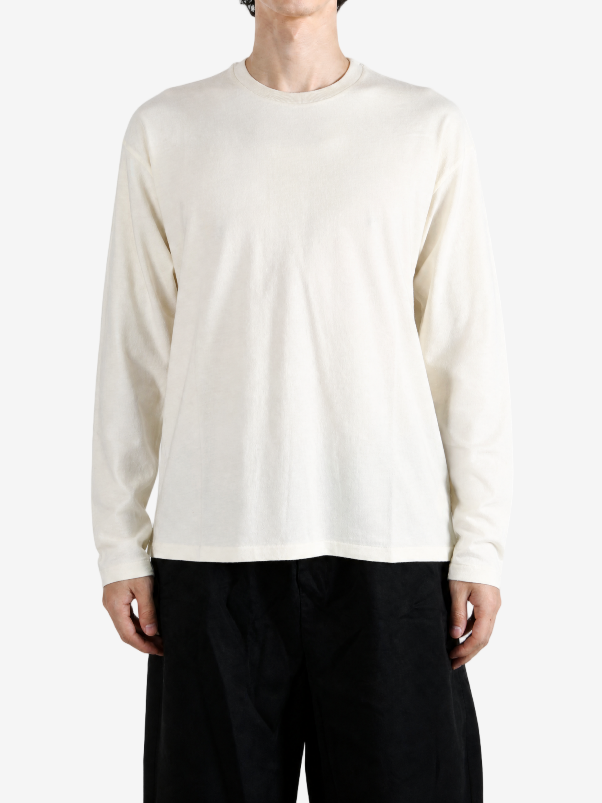White t-shirt, full body view