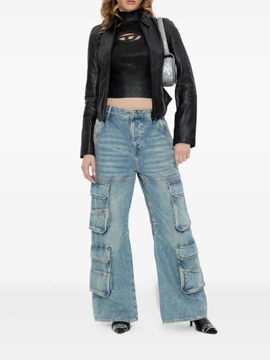 Blue pant,full body view