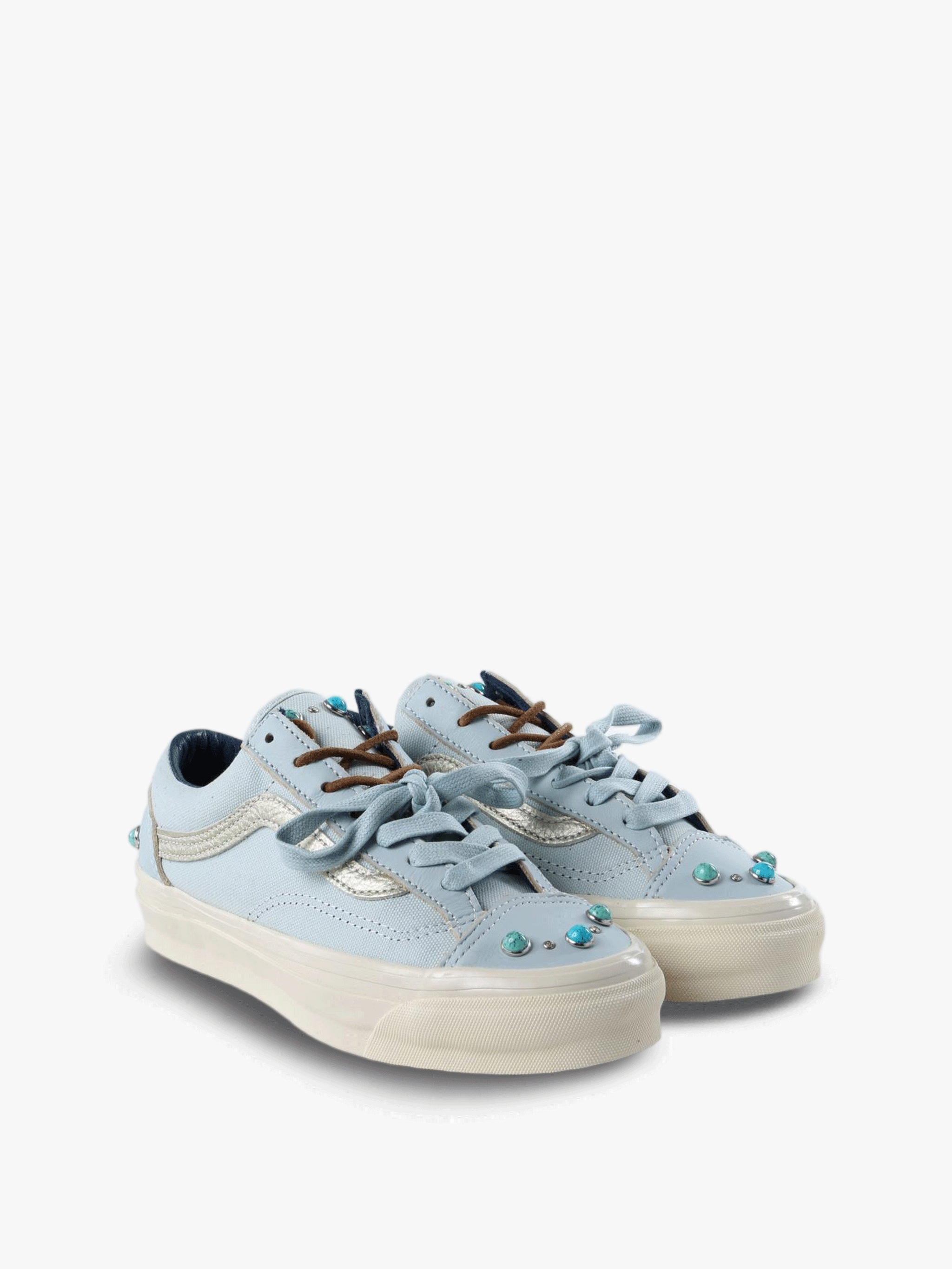 Blue shoes, front view