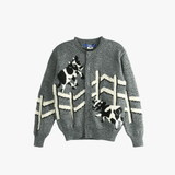  gray sweater,front view