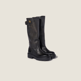 Black boots, front view