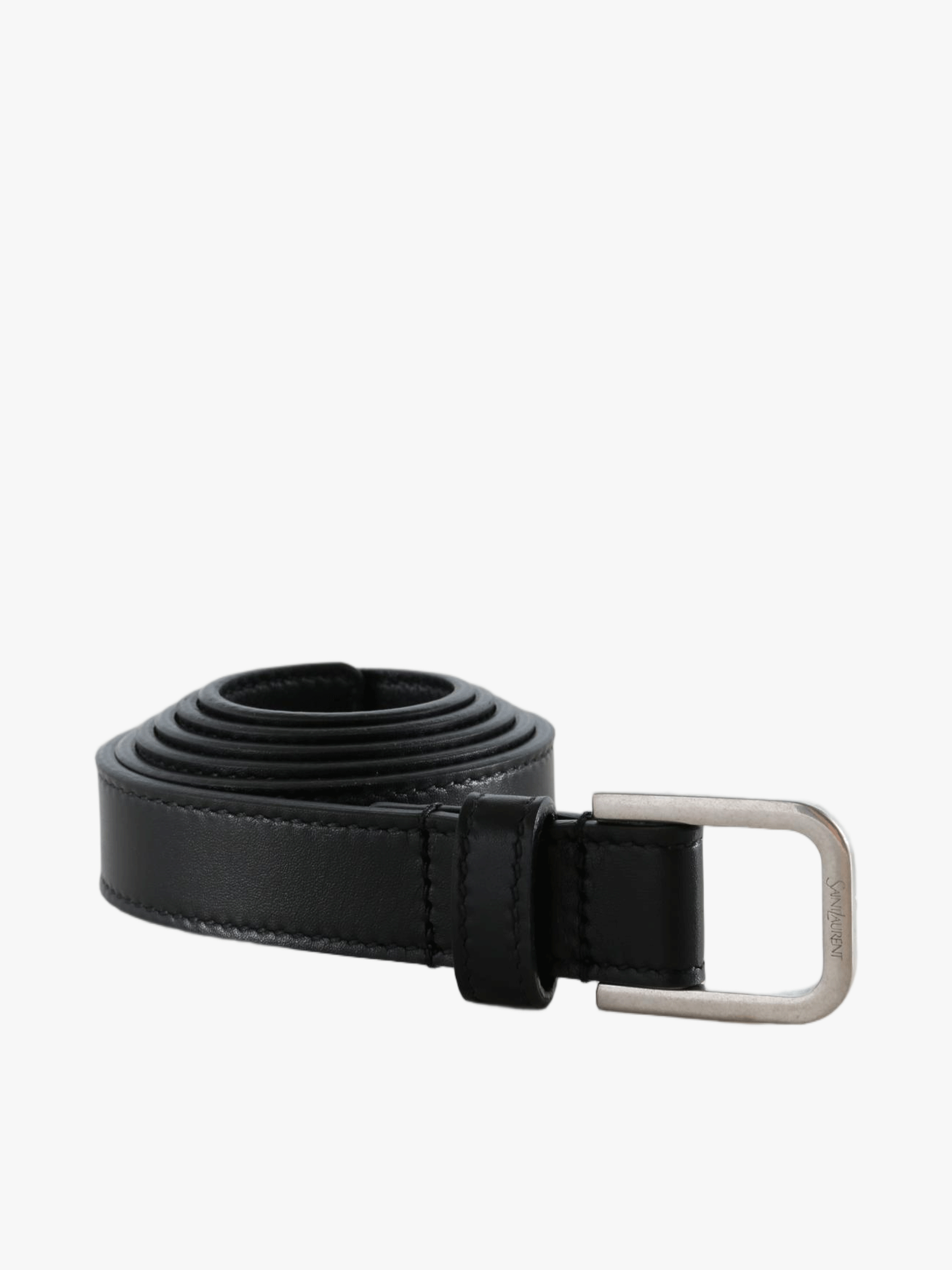 Black accessories, front view