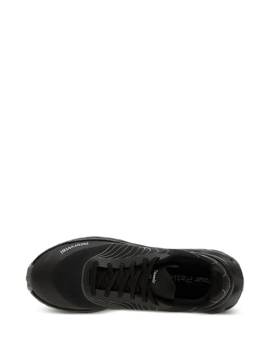 Black shoes, front view