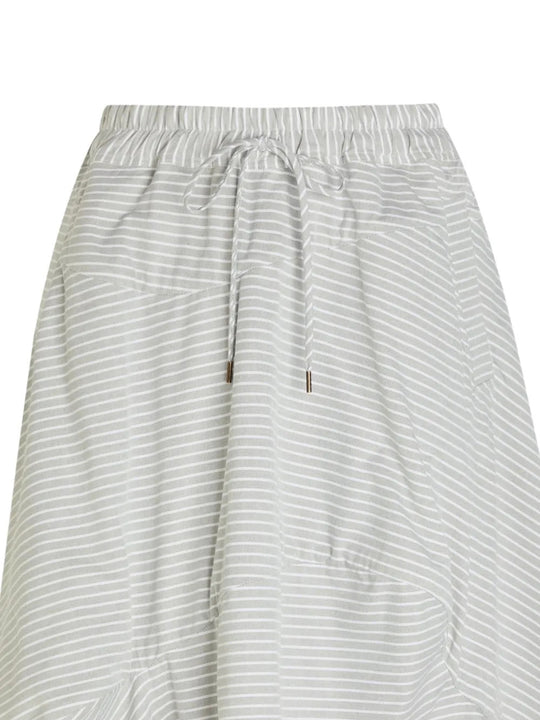 Grey skirt, front view