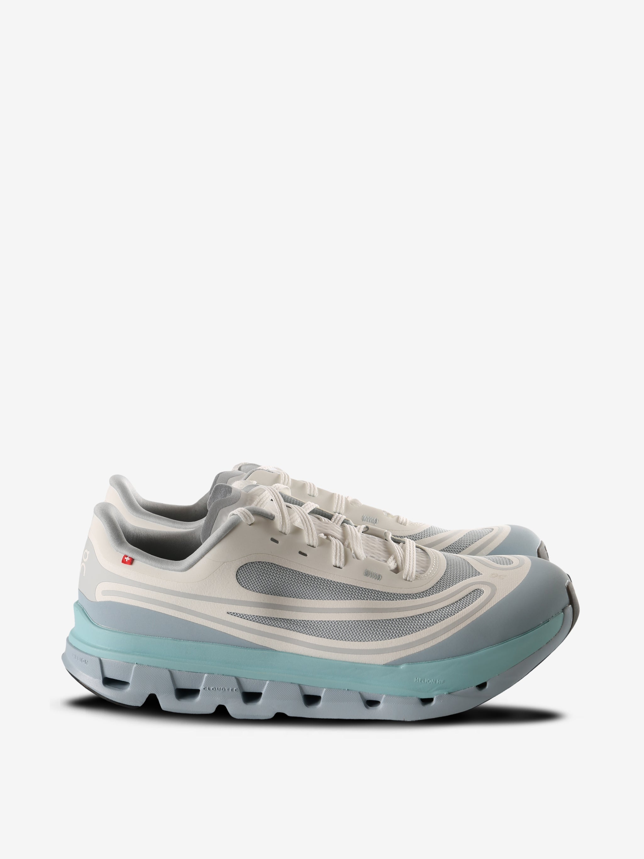 White sneakers,front view