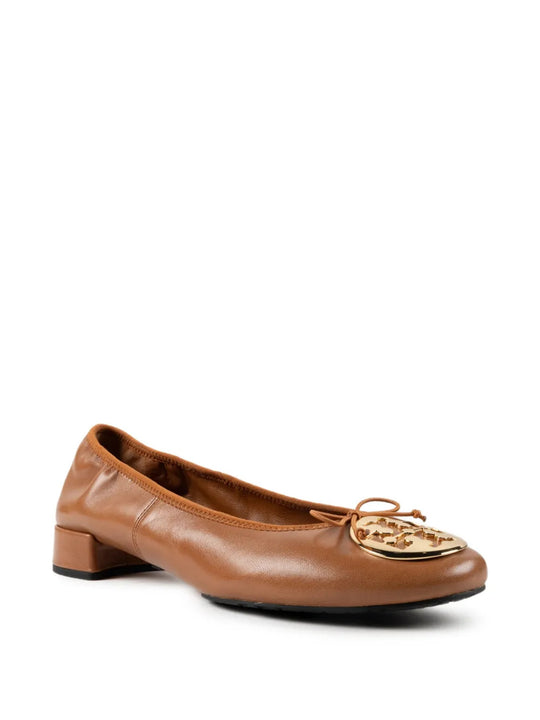 Brown shoes, front view