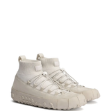 White sneakers,side view