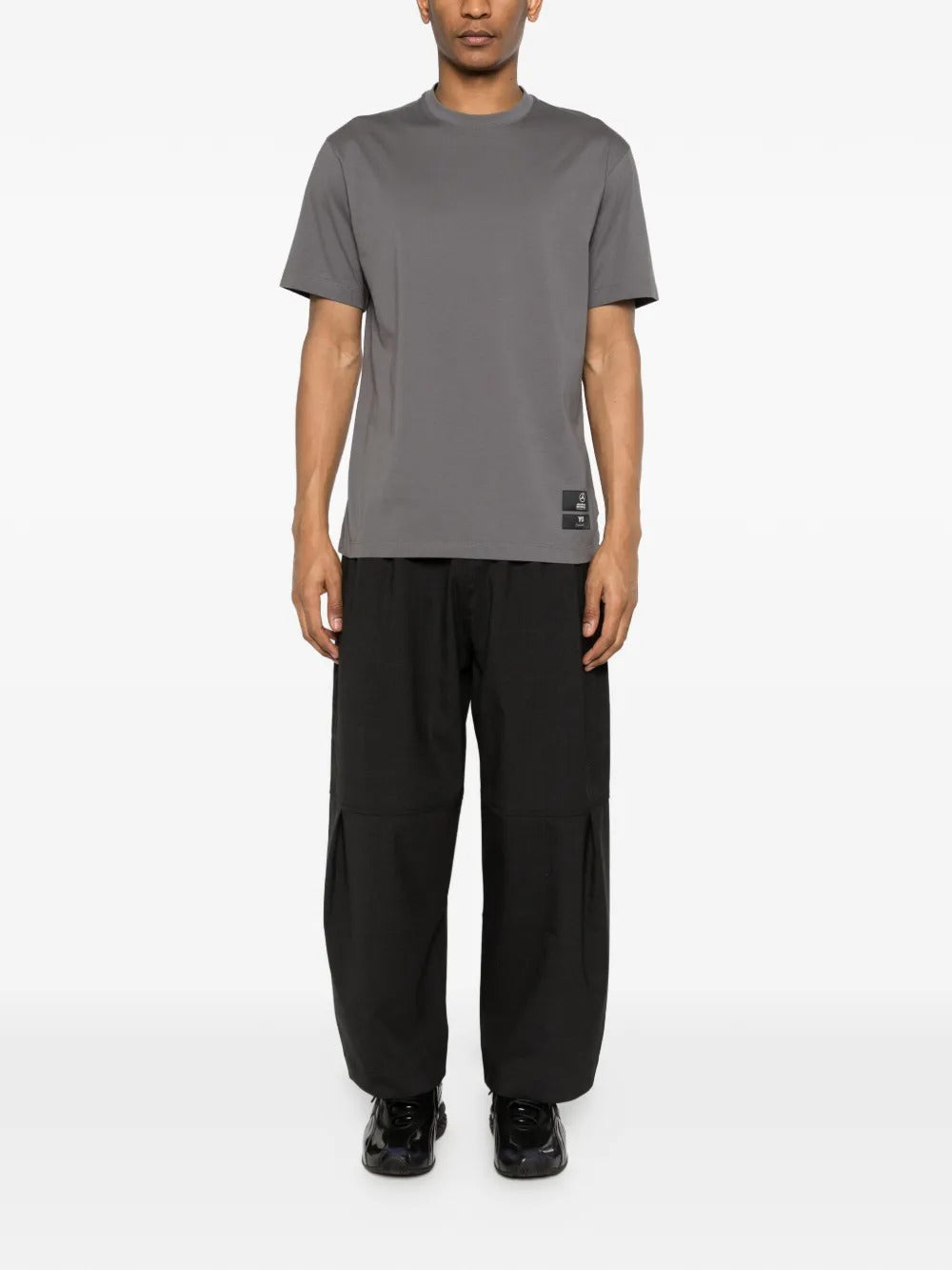 Grey t-shirt, full body view