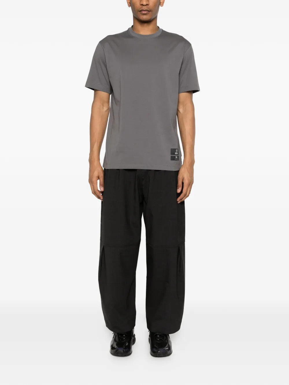 Grey t-shirt, full body view