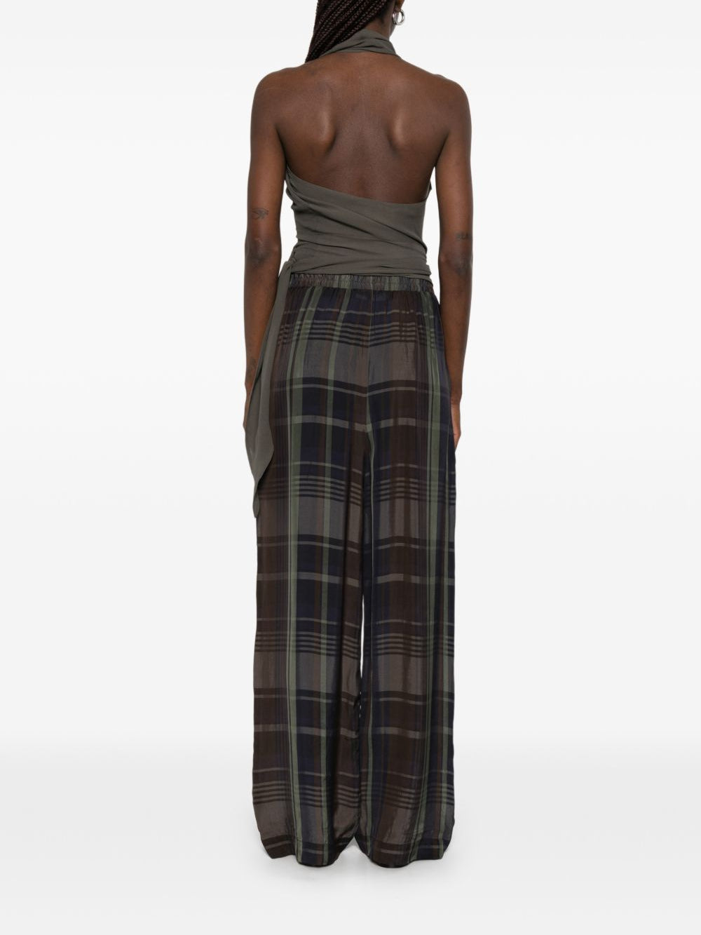 Grey top, full body view