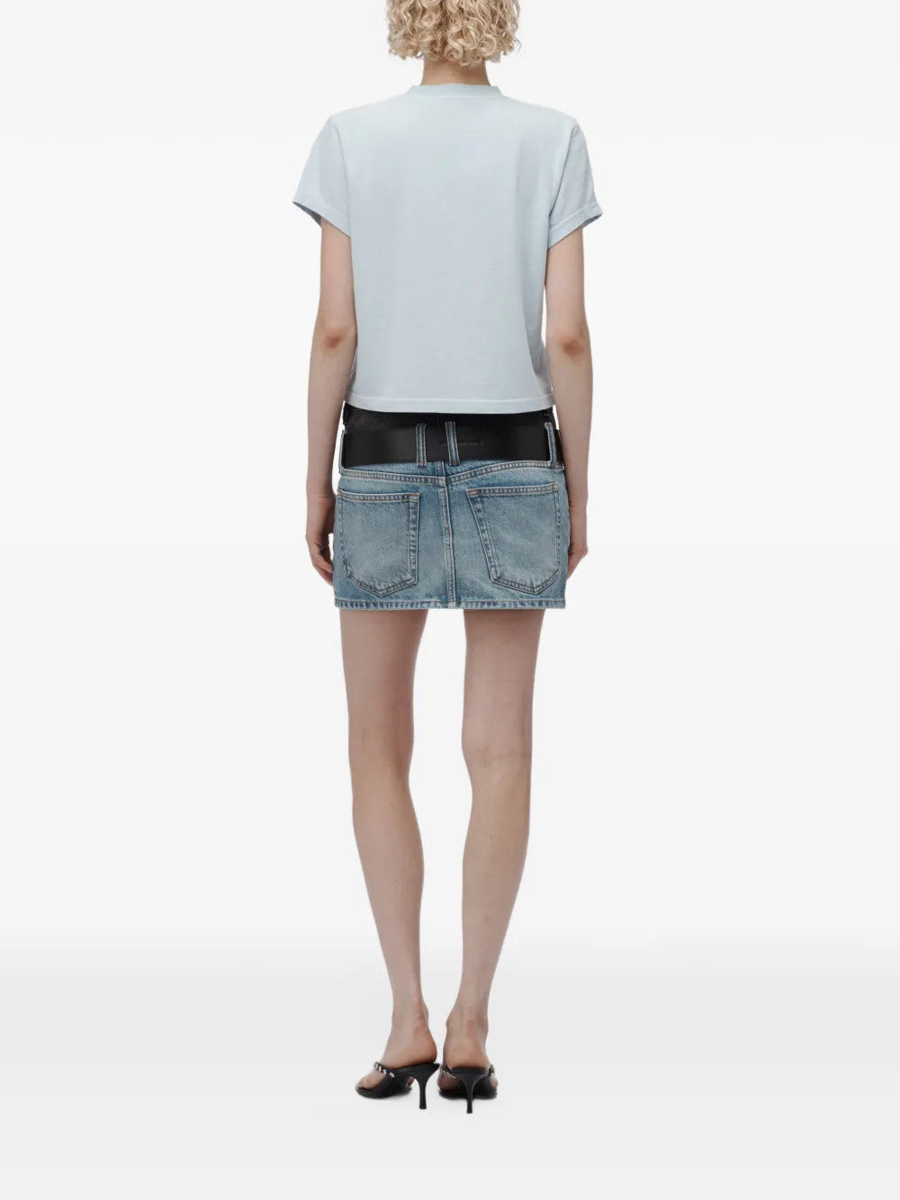 Blue t-shirt, full body view