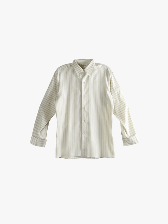 White shirt, front view