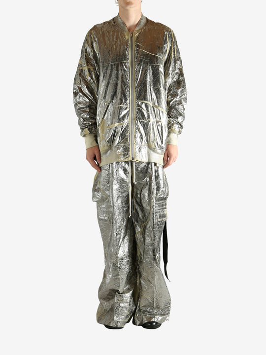 Yellow jacket, full body view