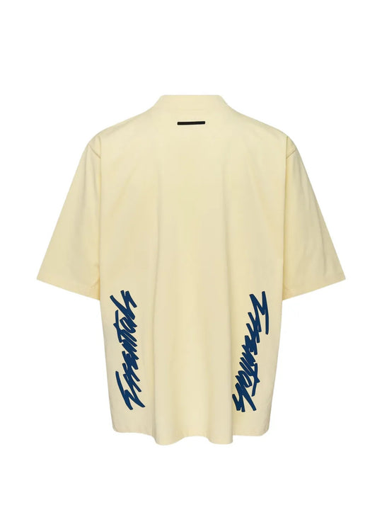 Yellow t-shirt, back view