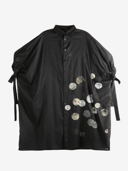 Black shirt, front view