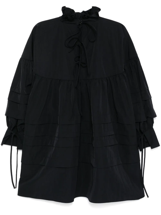 Black dress,front view