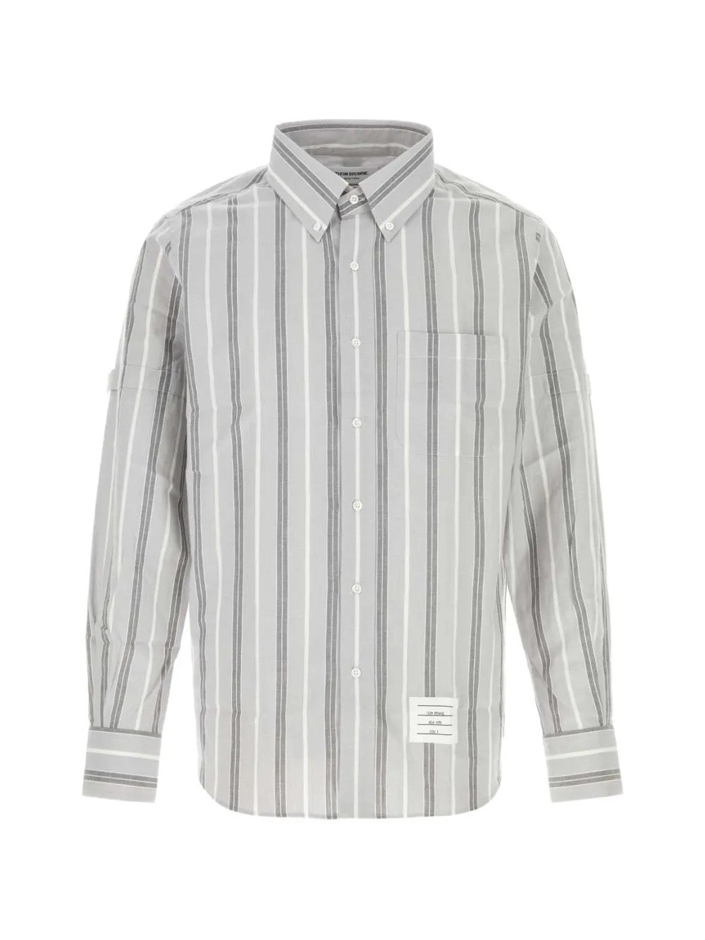 Grey shirt, front view