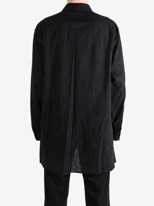 Black shirt, full body view