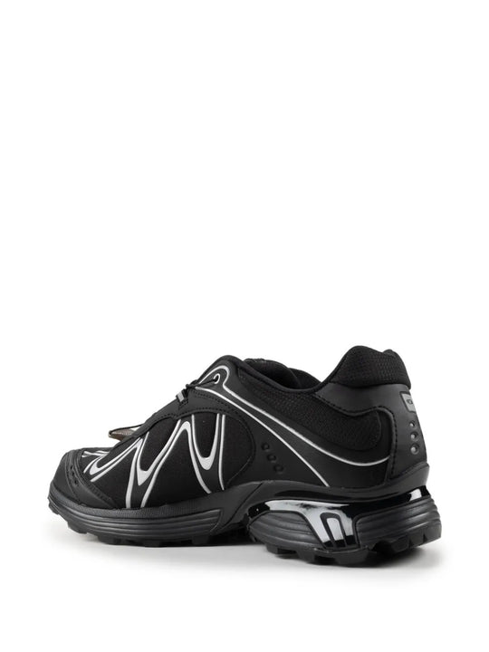 Black shoes, front view