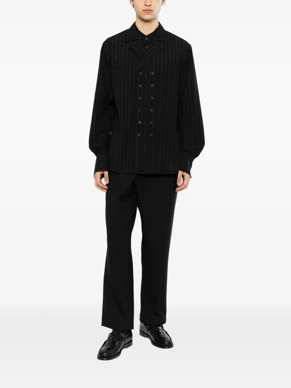 Black shirt, full body view