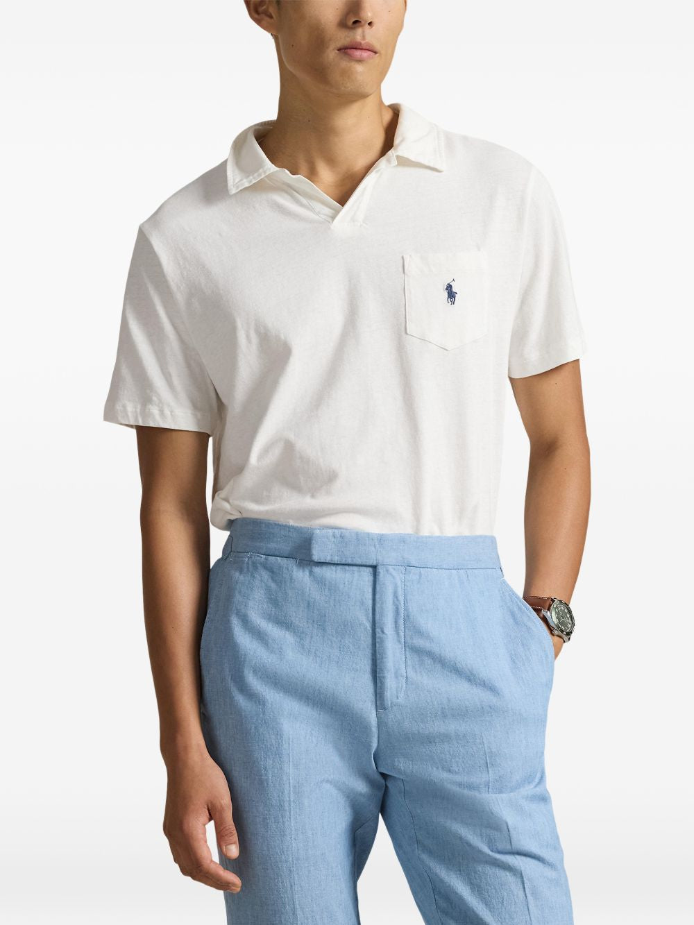 Blue t-shirt, full body view