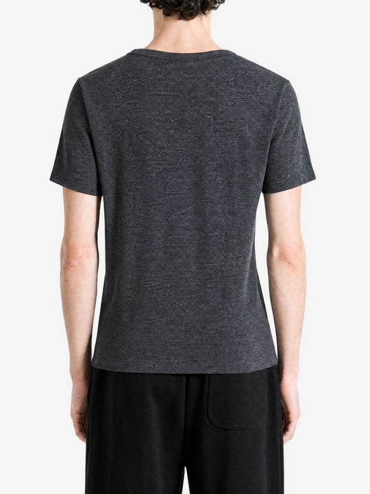 Grey t-shirt, full body view