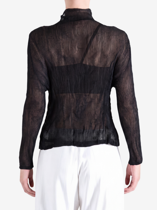 Black shirt, full body view