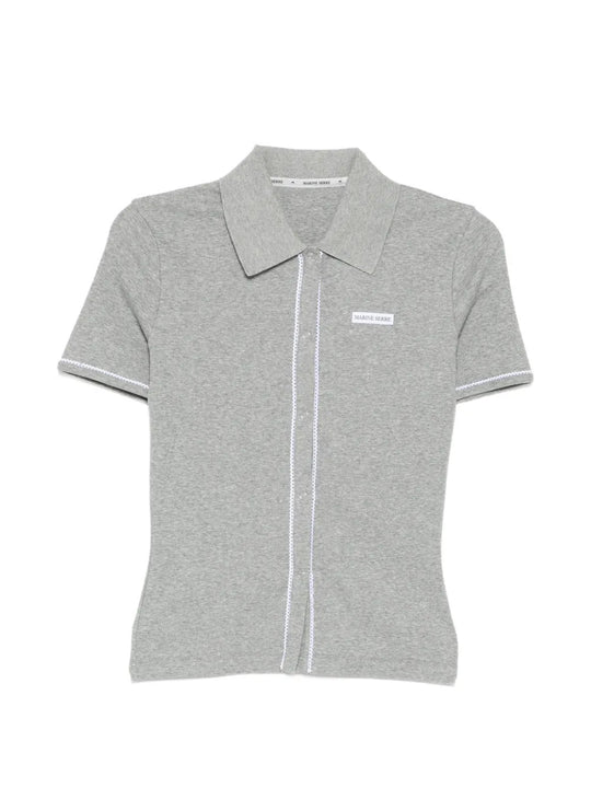 Grey t-shirt, front view