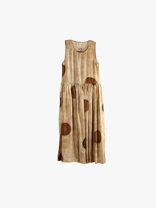 Brown dress, front view